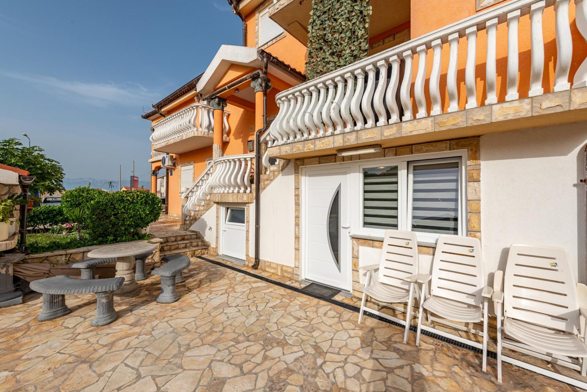 Nena Apartmani วีร์ ภายนอก รูปภาพ
