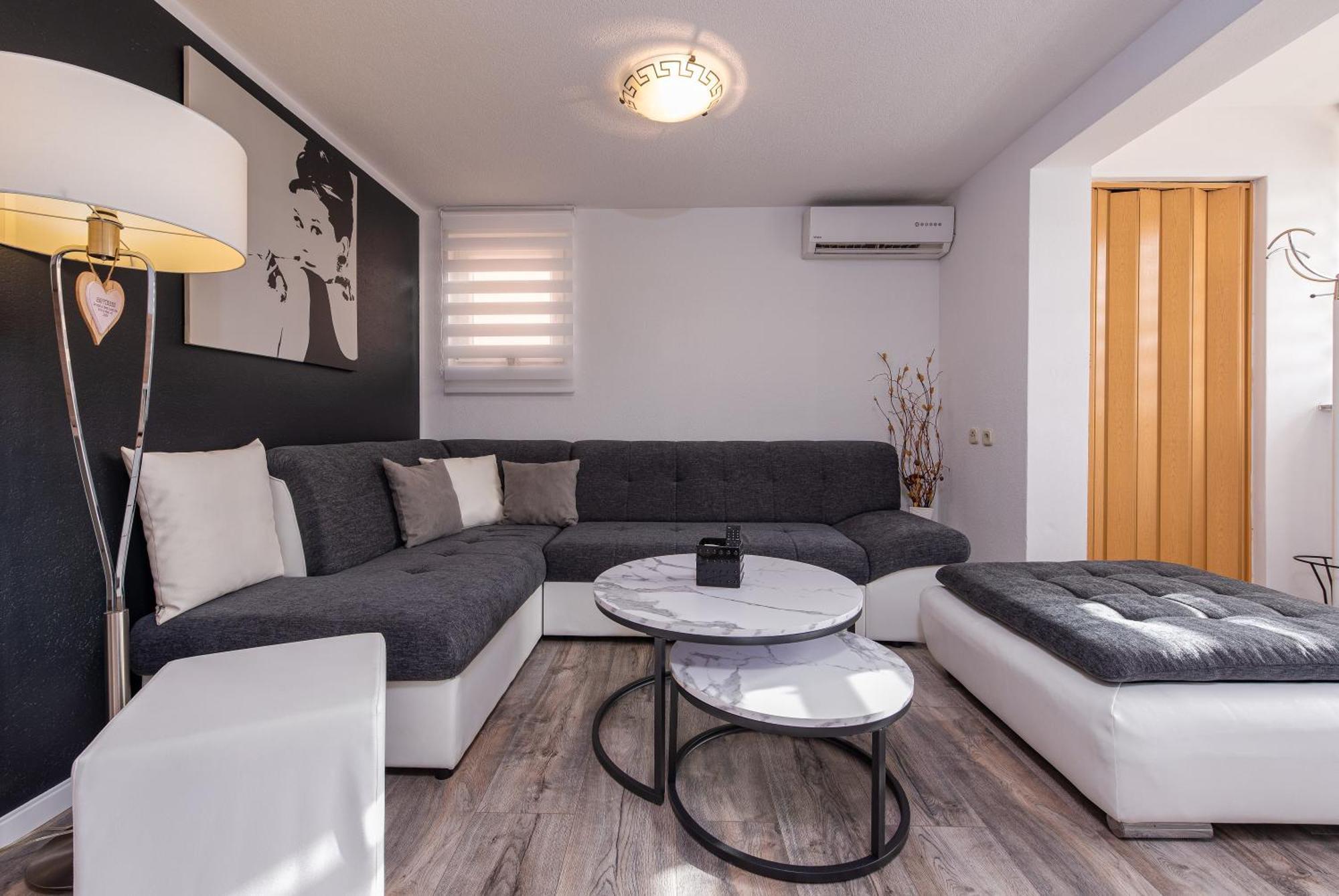 Nena Apartmani วีร์ ภายนอก รูปภาพ
