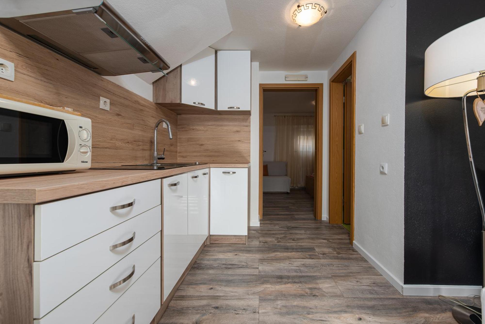 Nena Apartmani วีร์ ภายนอก รูปภาพ