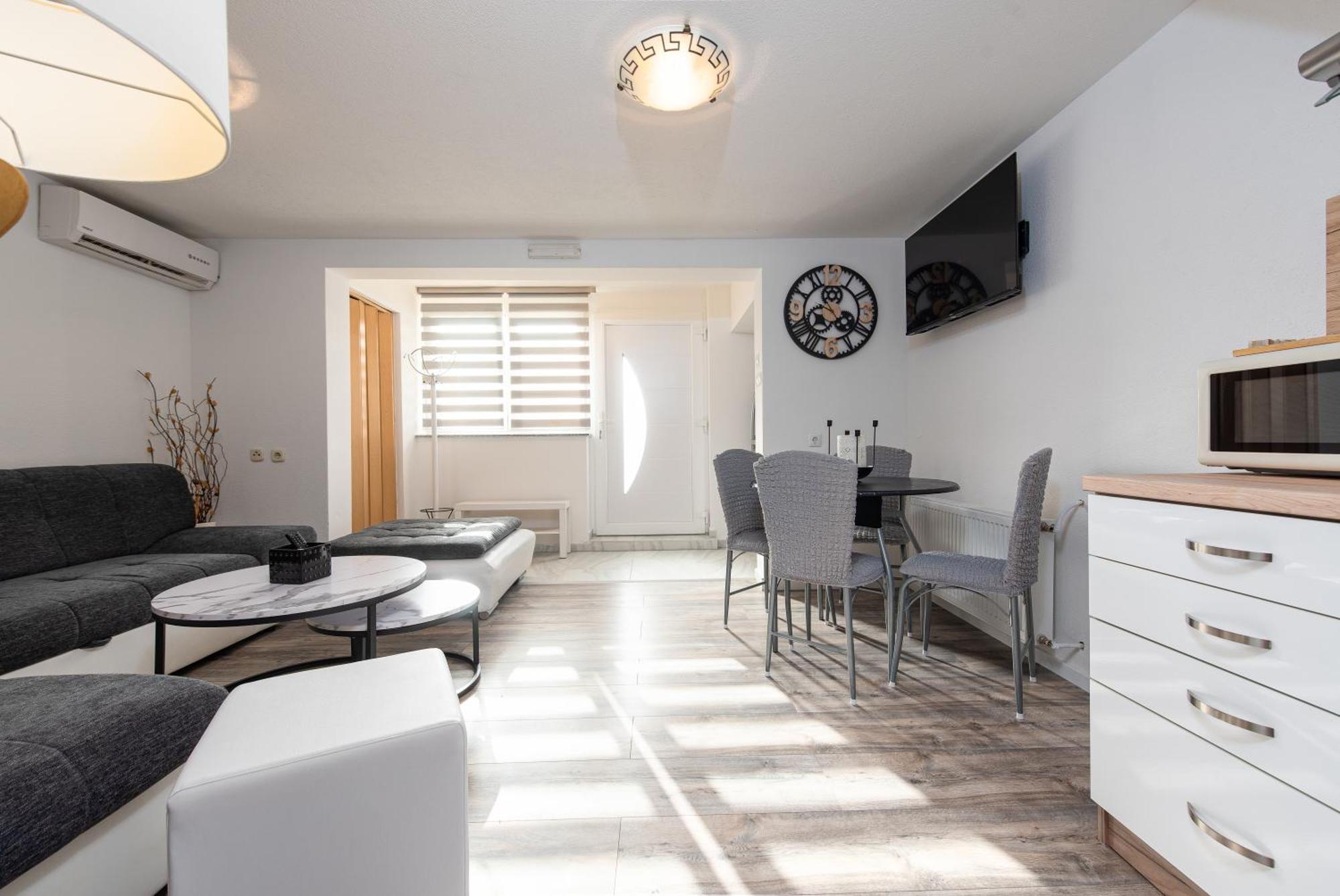 Nena Apartmani วีร์ ภายนอก รูปภาพ